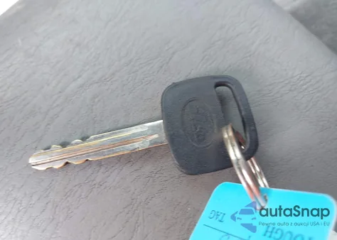 2004 Toyota Camry Le из США, поврежденный, VIN 4T1BE32K34U828466